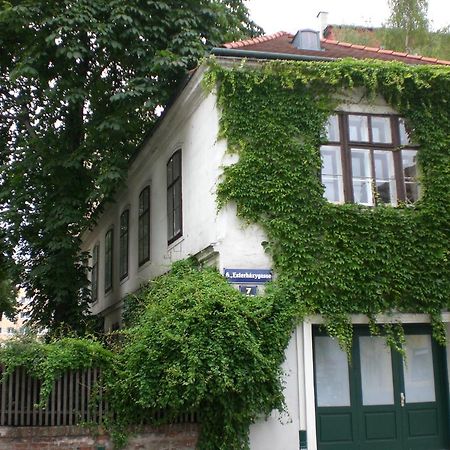 Apartment Nini Wina Bagian luar foto
